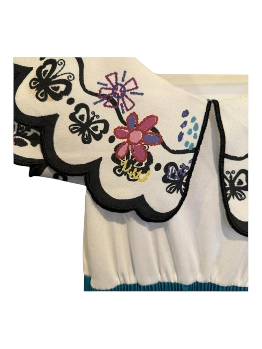 Disney 🝮 Encanto Mirabel Embroidery Halloween Costume 🝮 Butterflies Tassels 🝮 3T - Picture 10 of 16